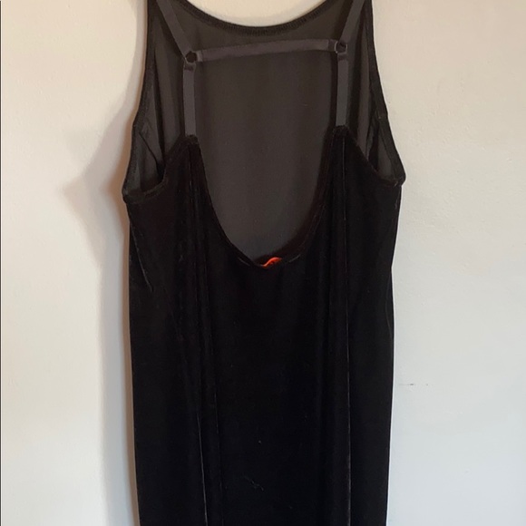 Black velvet slip dress with open back - Picture 2 of 3